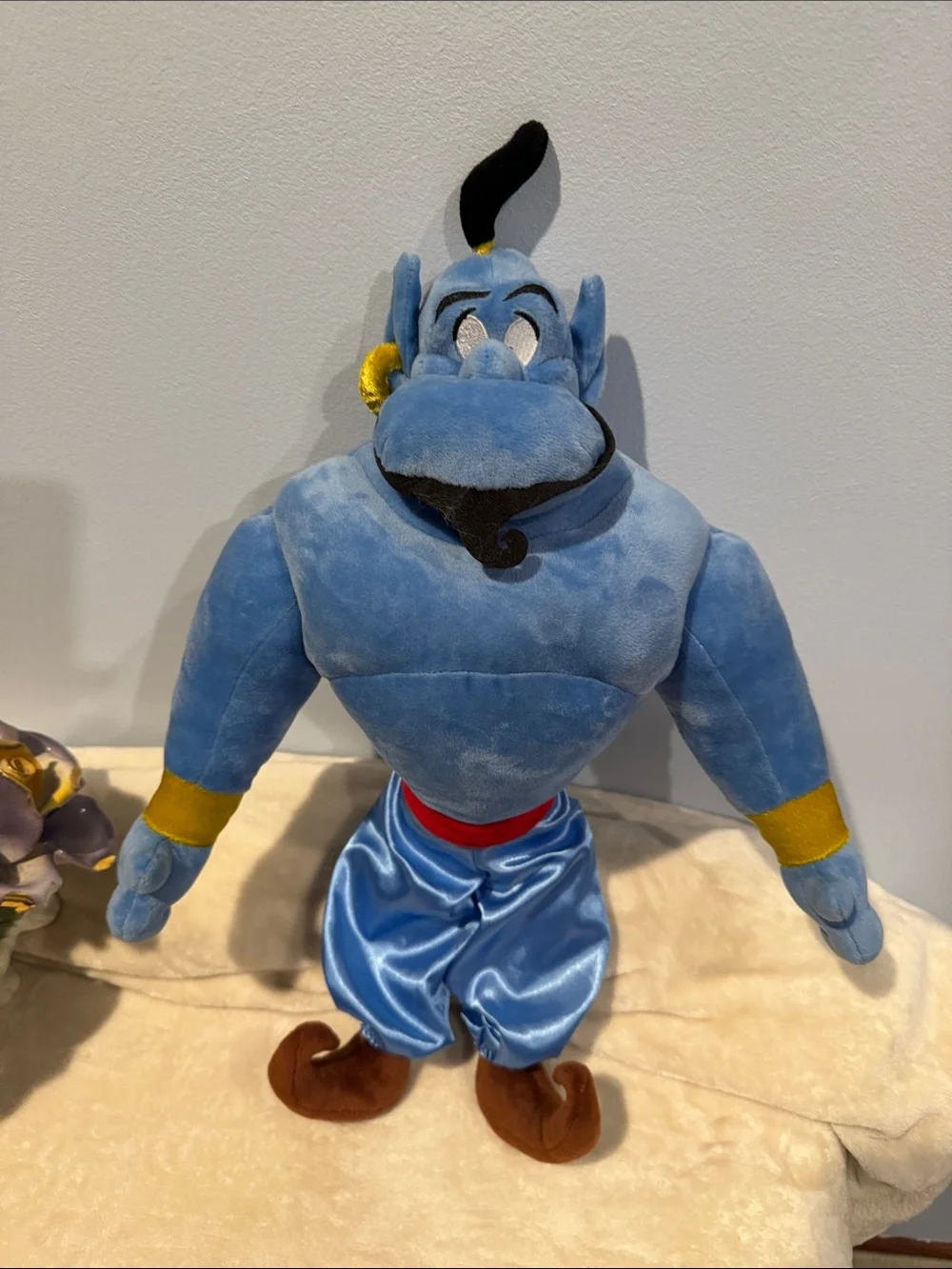 Disney Store Aladdin Genie plush toy. NEW